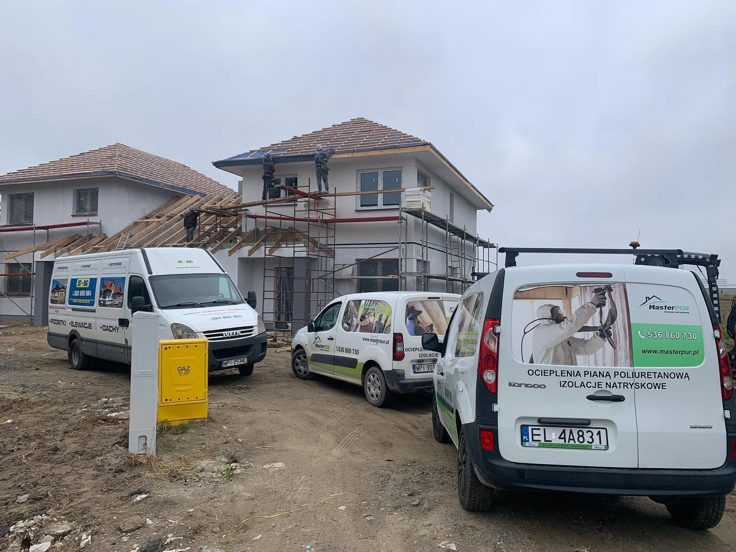 Upał na poddaszu? Sprawdź, jak piana PUR działa jak izolacja termosu